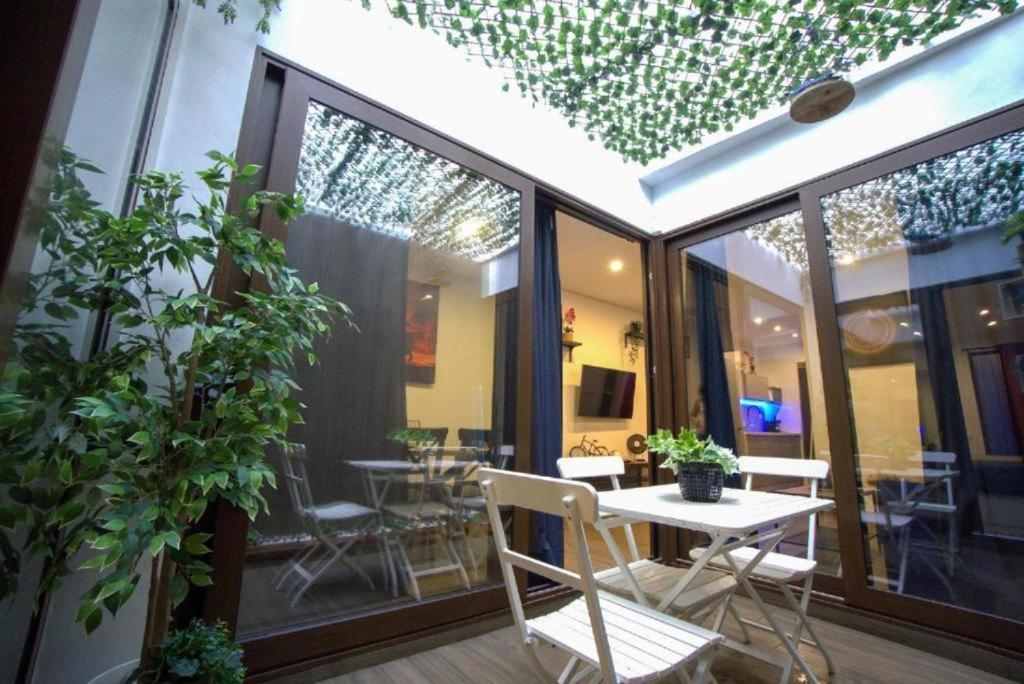 Rentalsevilla Looks Pretty And Modern Exterior photo