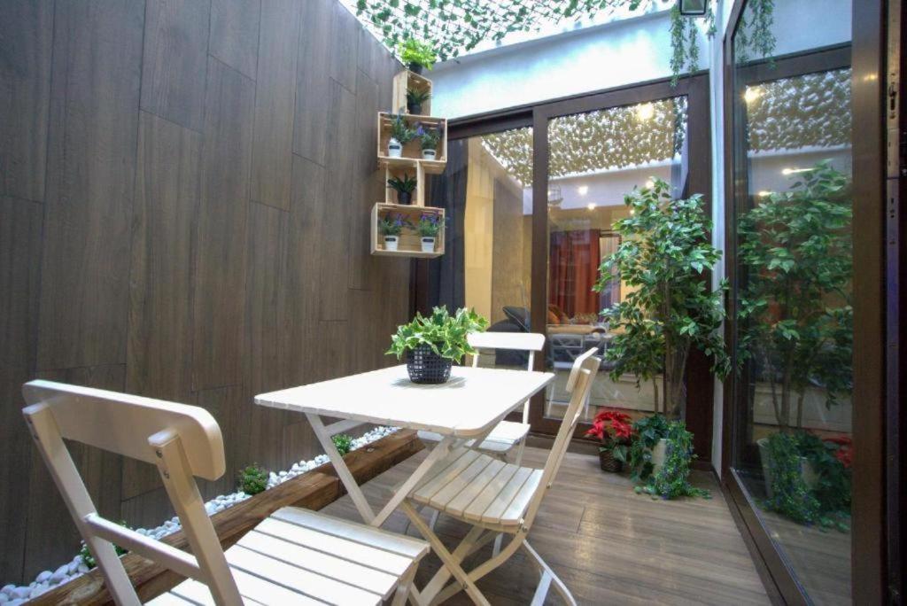 Rentalsevilla Looks Pretty And Modern Exterior photo