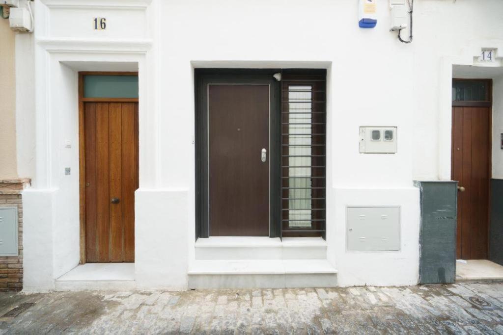 Rentalsevilla Looks Pretty And Modern Exterior photo