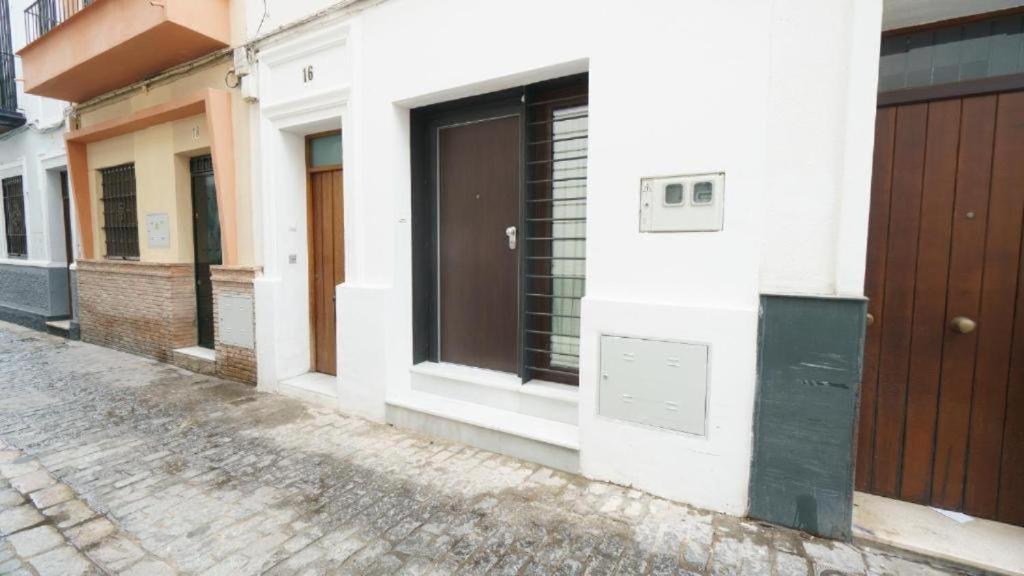 Rentalsevilla Looks Pretty And Modern Exterior photo